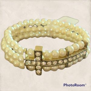 Pearl and Cross Rhinestone Bracelet